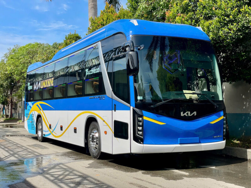 XE TRACOMECO KIA GRANBIRD 24 PHÒNG HYUNDAI 425PS
