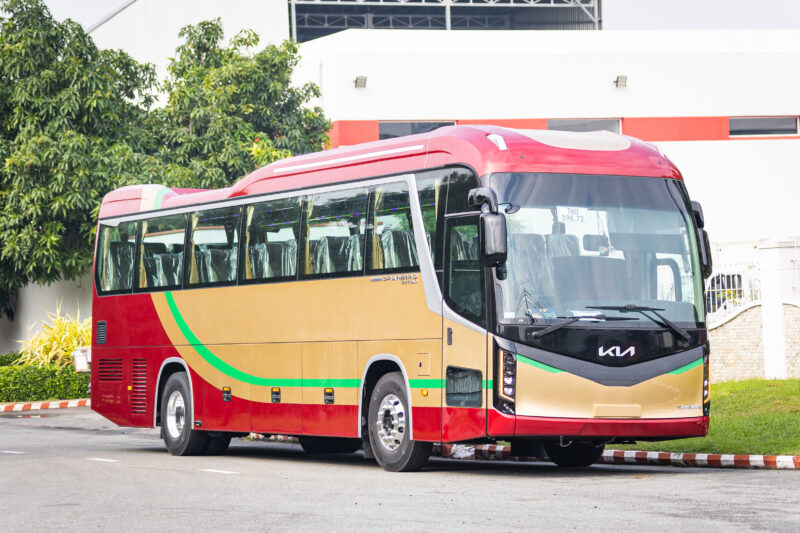 XE TRACOMECO KIA GRANBIRD 47 CHỖ HYUNDAI D6CD - 425PS