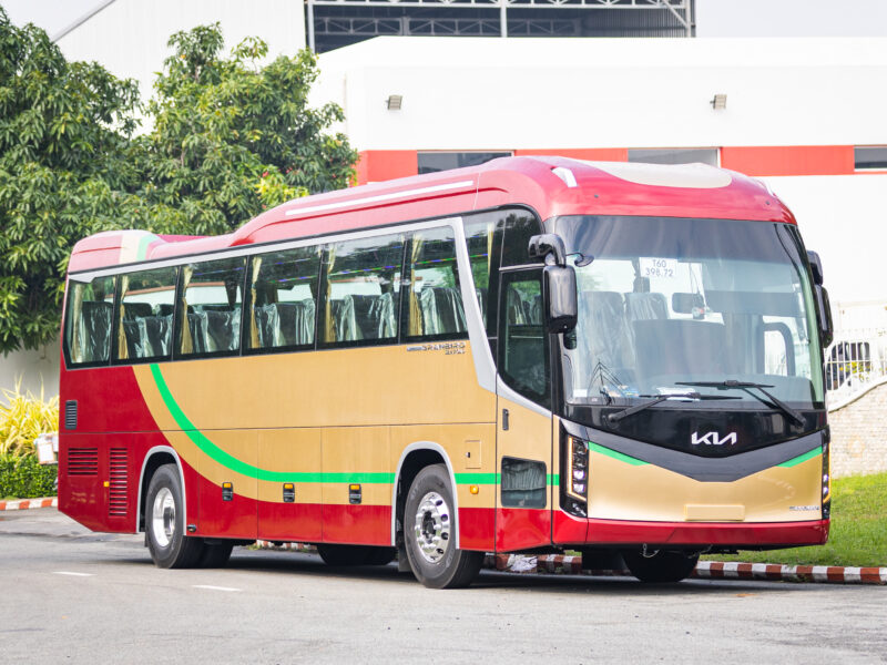 XE TRACOMECO KIA GRANBIRD 47 CHỖ HYUNDAI D6CD - 425PS